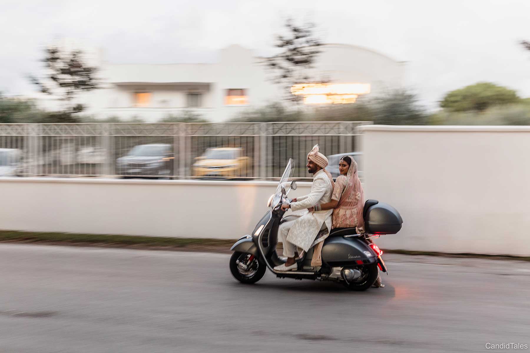 destination-wedding-vespa